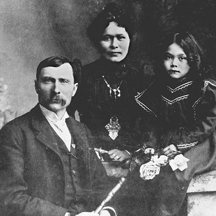 Джордж Кармак з дружиною Кейт і дочкою Грейс, 1898 рік Джордж Кармак з дружиною Кейт і дочкою Грейс, 1898 рік