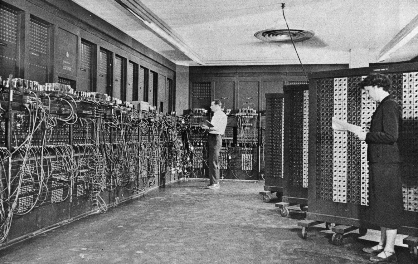 Где и когда была построена первая эвм. Eniac 1. ЭНИАК 1946. Компьютер Eniac 1943. Eniac компьютер 1946 год.